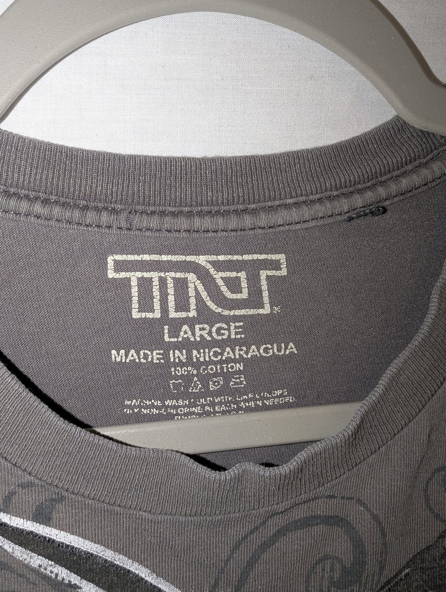 Y2K TNT Animal Planet Tribal Eagle t shirt