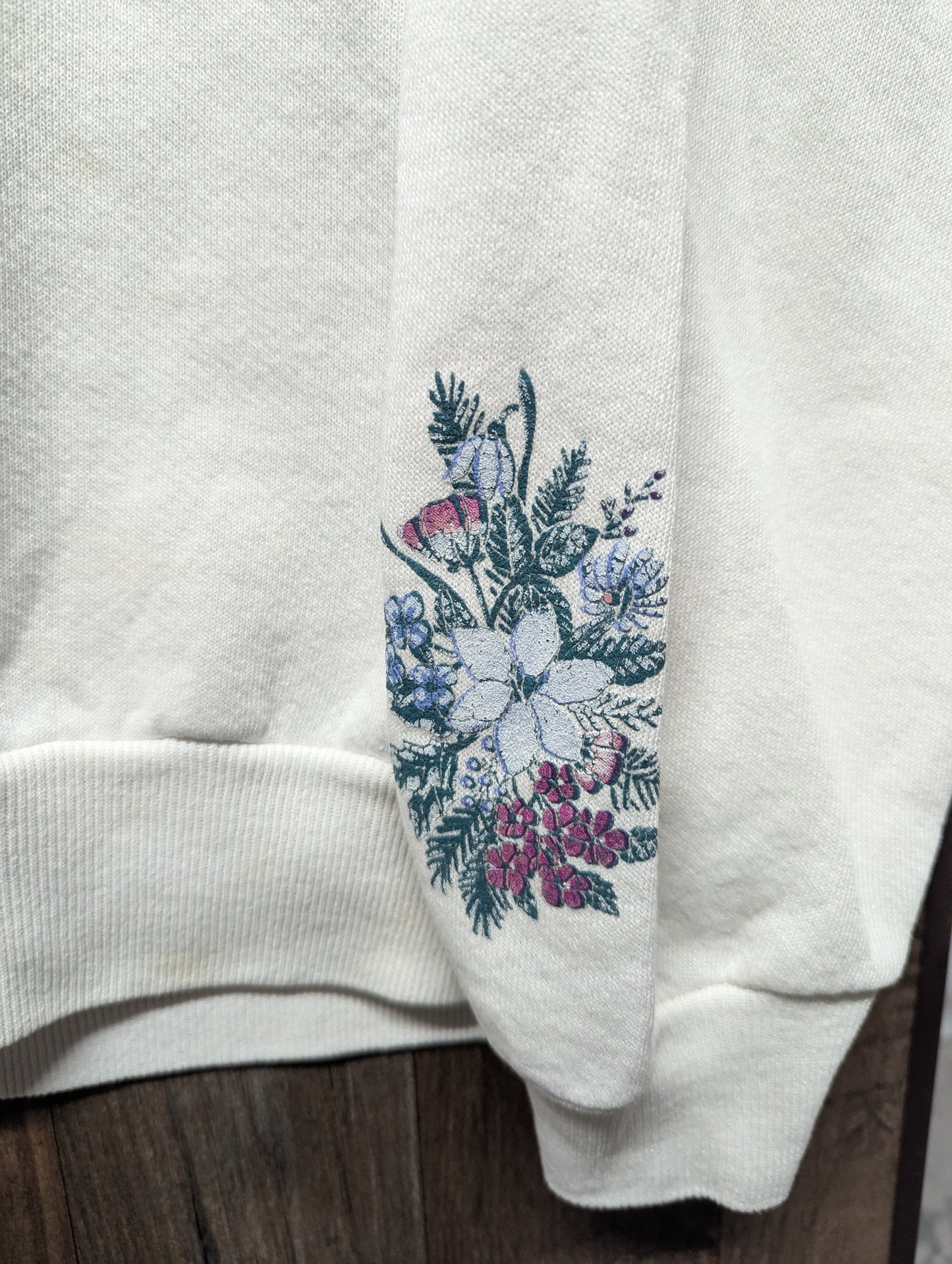 90s Flower and Snowflake Granny Crewneck Sweatshirt