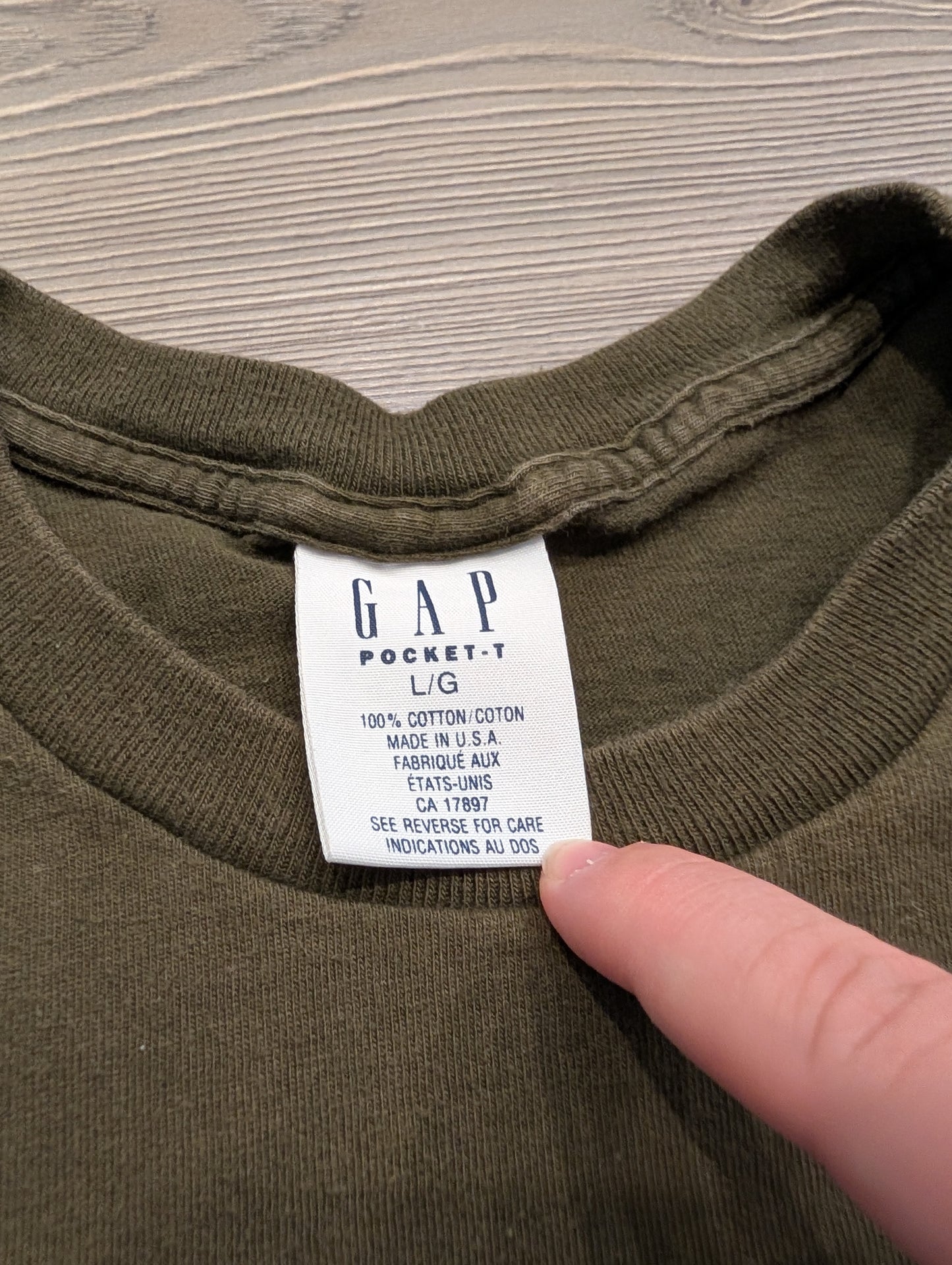 90s GAP Shortsleeve Solid Green Pocket T Shirt