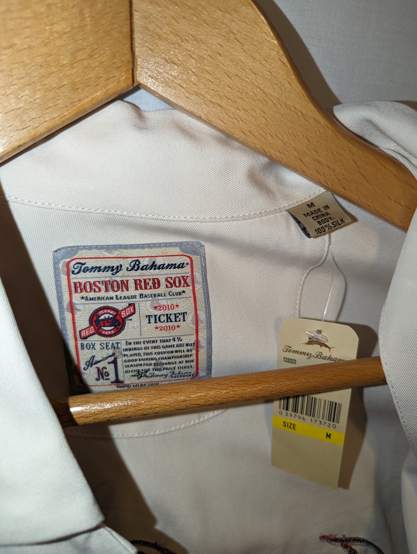 2010 Boston Red Sox x Tommy Bahama Limited Edition Collectors series 456/1000 button up shirt