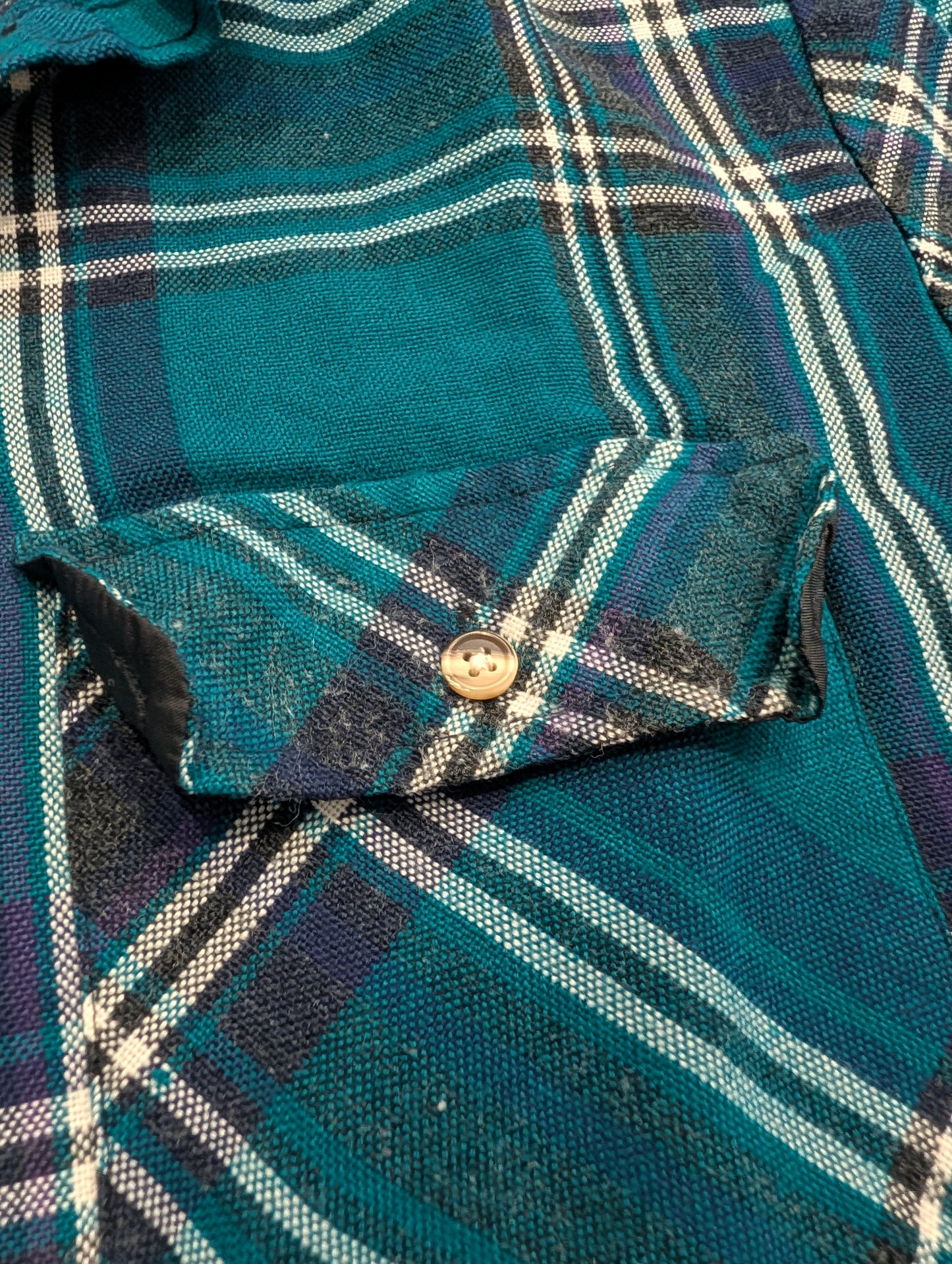 90s Plaid Long Sleeve Button up Shirt