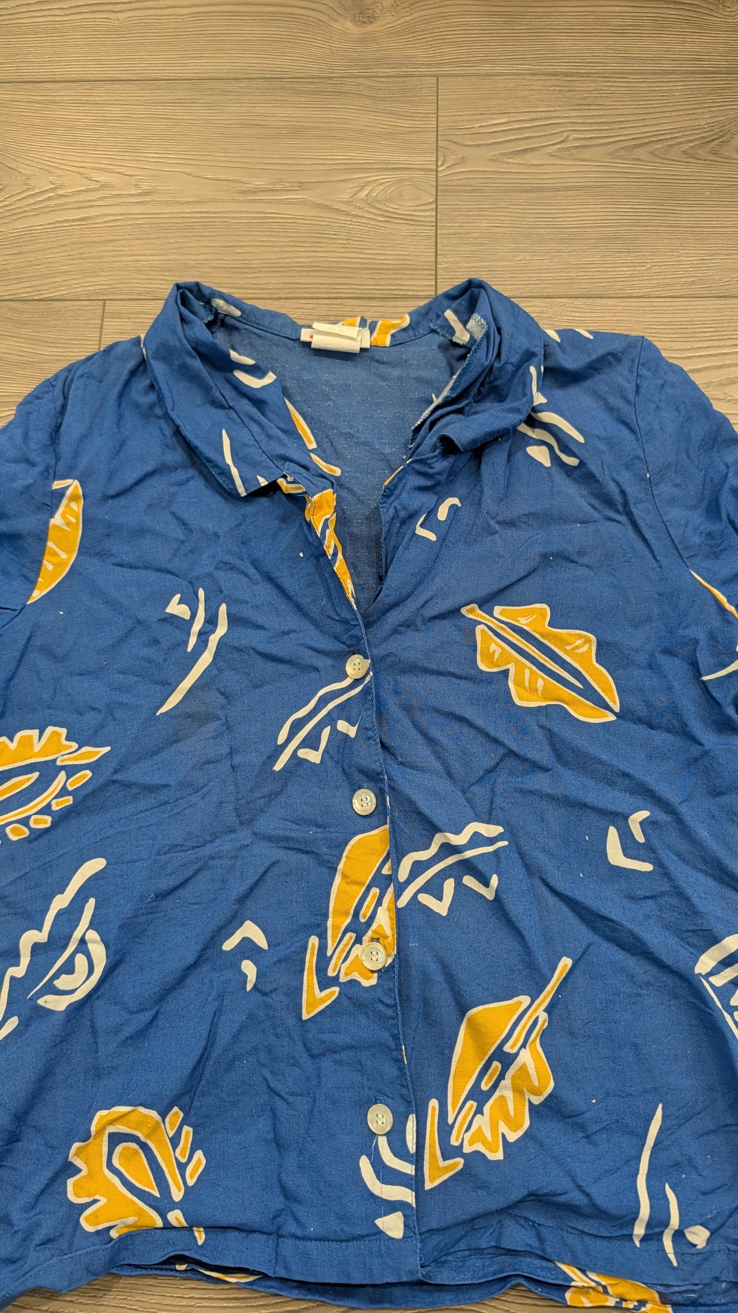 Early 80's Women's AOP Leaf Button up Blouse
