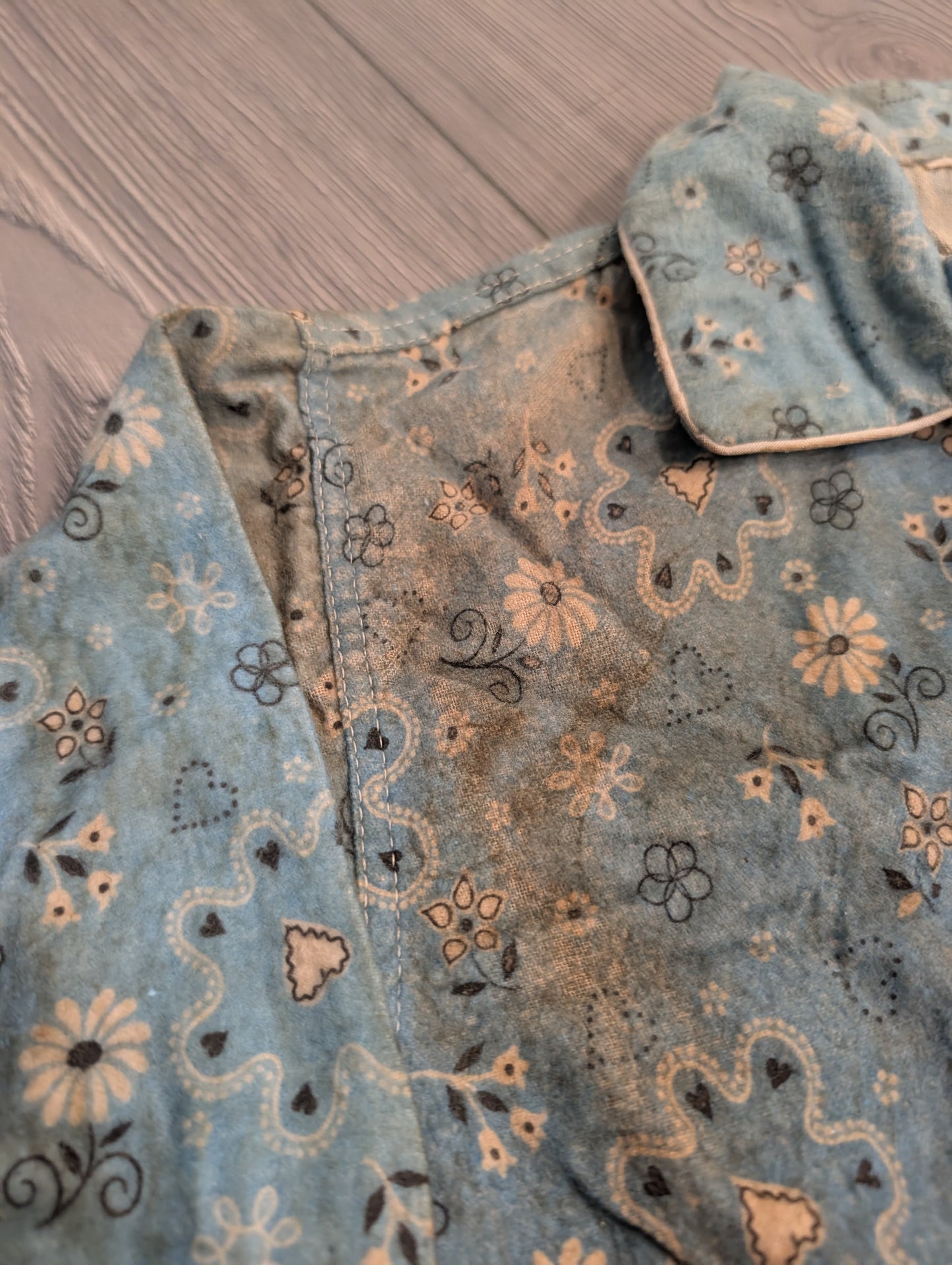 70s Women's Distressed Bandana and Floral Design Button Down Top