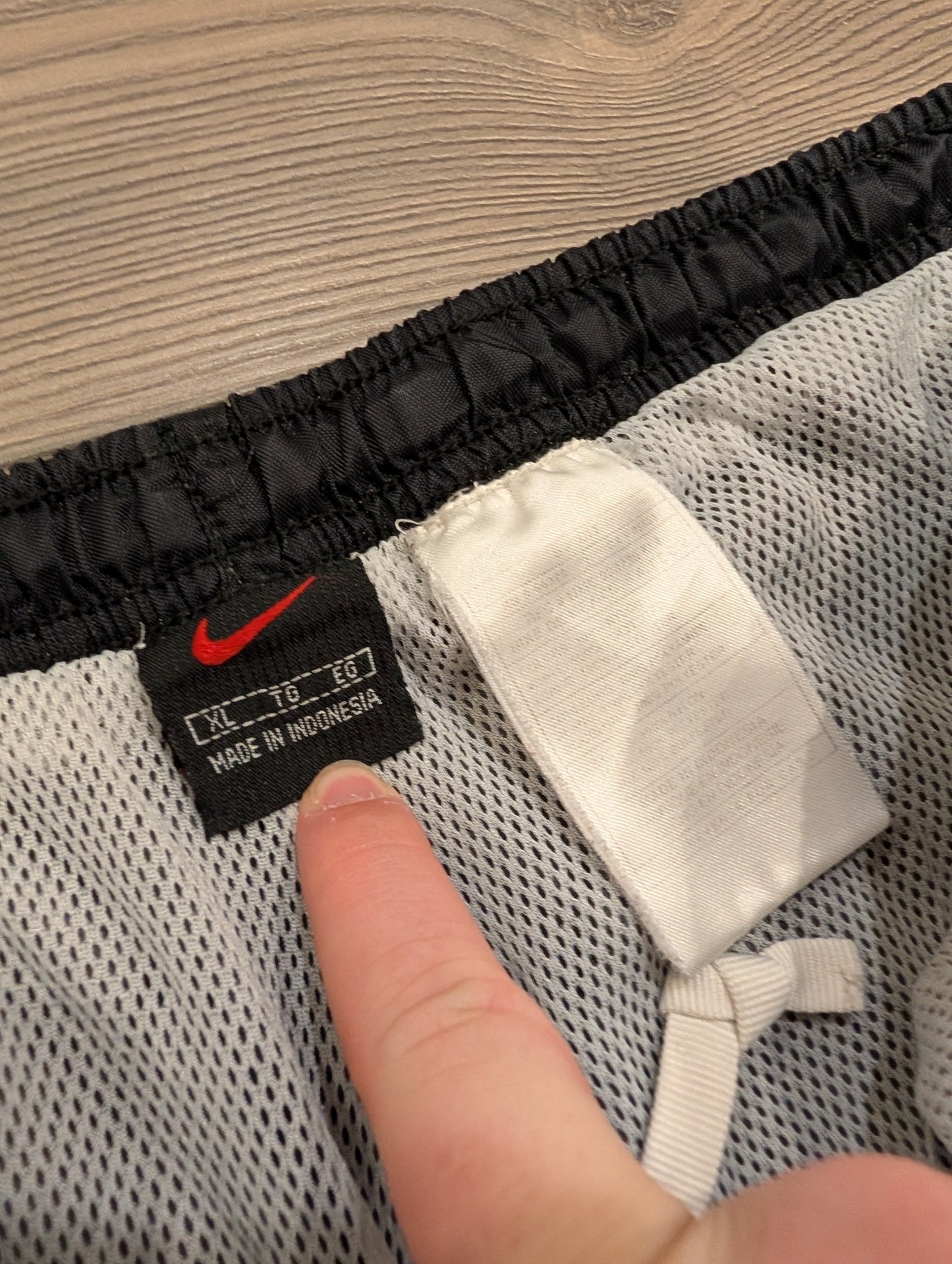 90s/Y2K Nike Nylon Cargo Style Athletic Pants