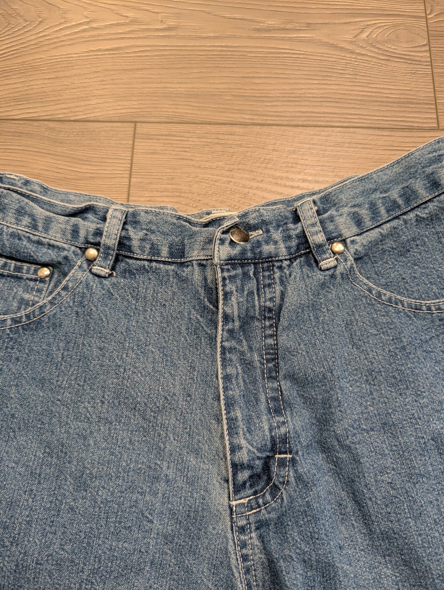 90s Women's Relaxed Fit Stone Washed Jean Shorts