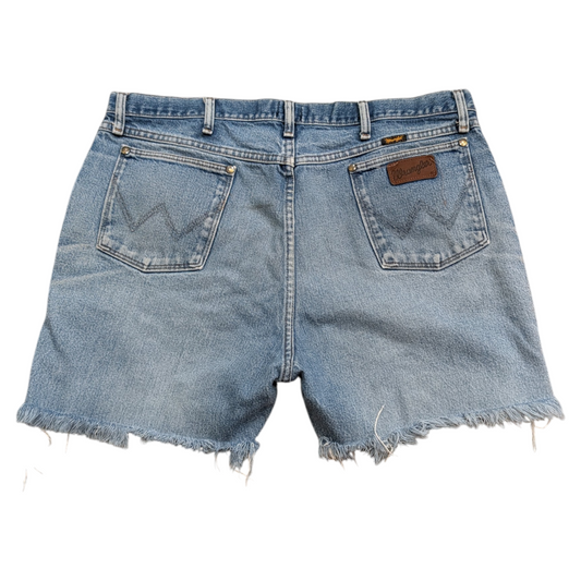 90s Wrangler 47 MWZ Regular Fit Stonewashed Cut Off Jean Shorts