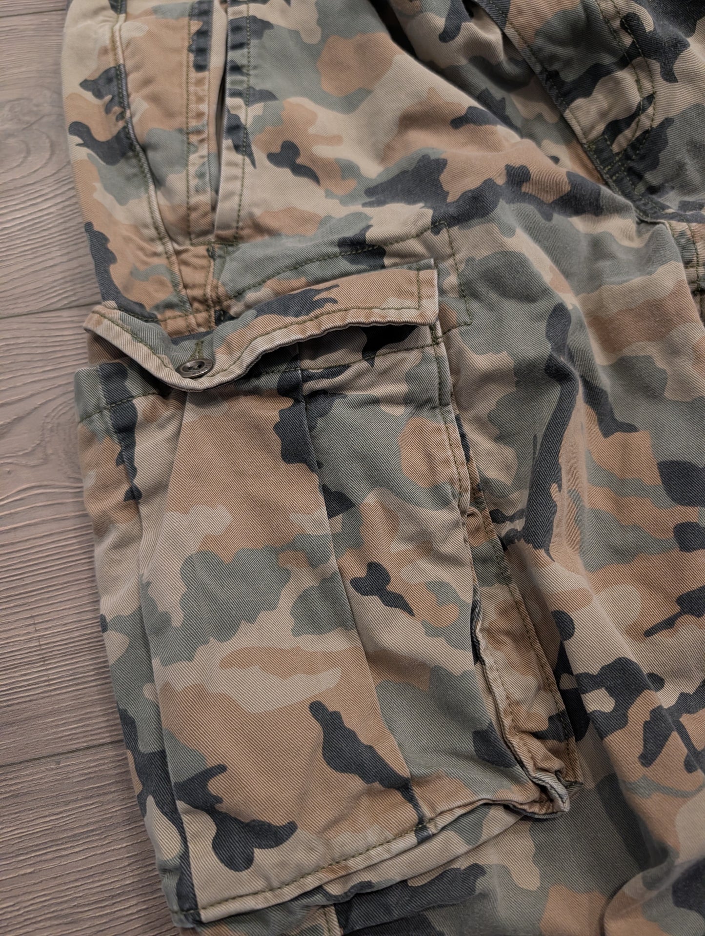 Y2K Levis Camo Cargo Pants