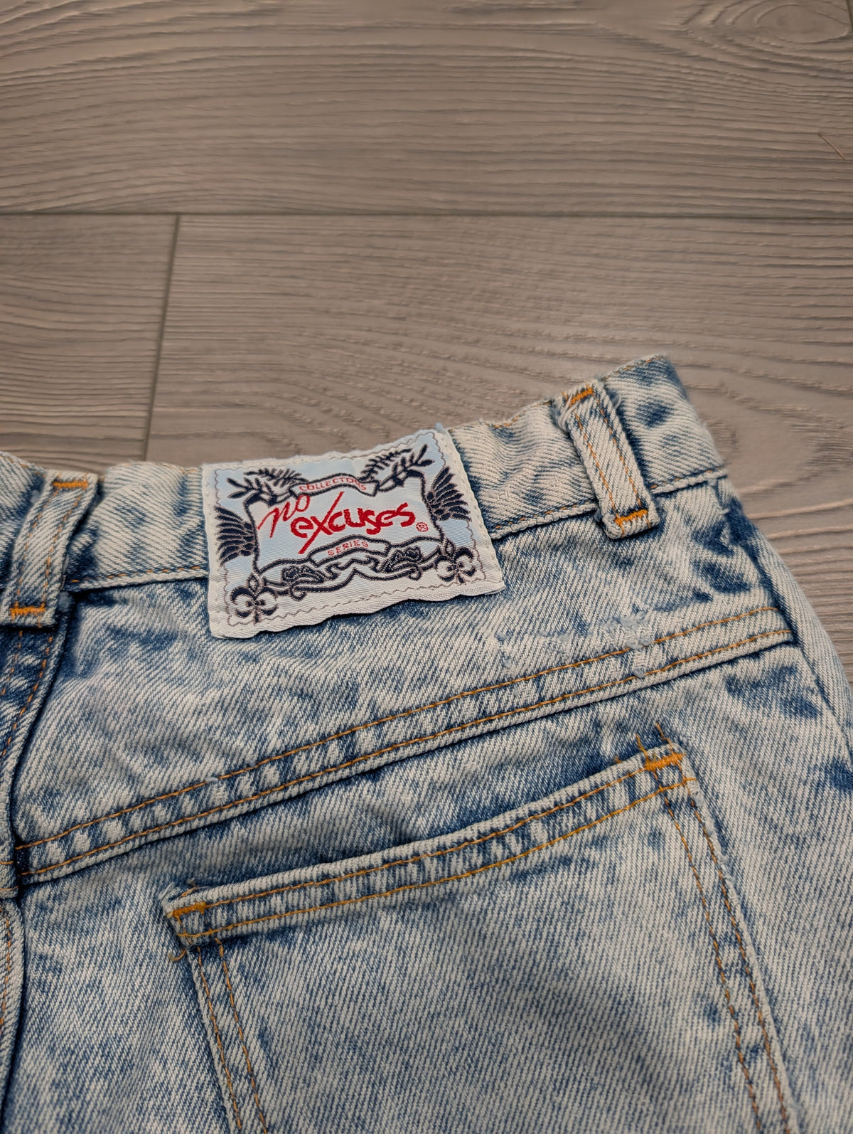 80s/90s acid-washed No Excuses Denim Capri Shorts