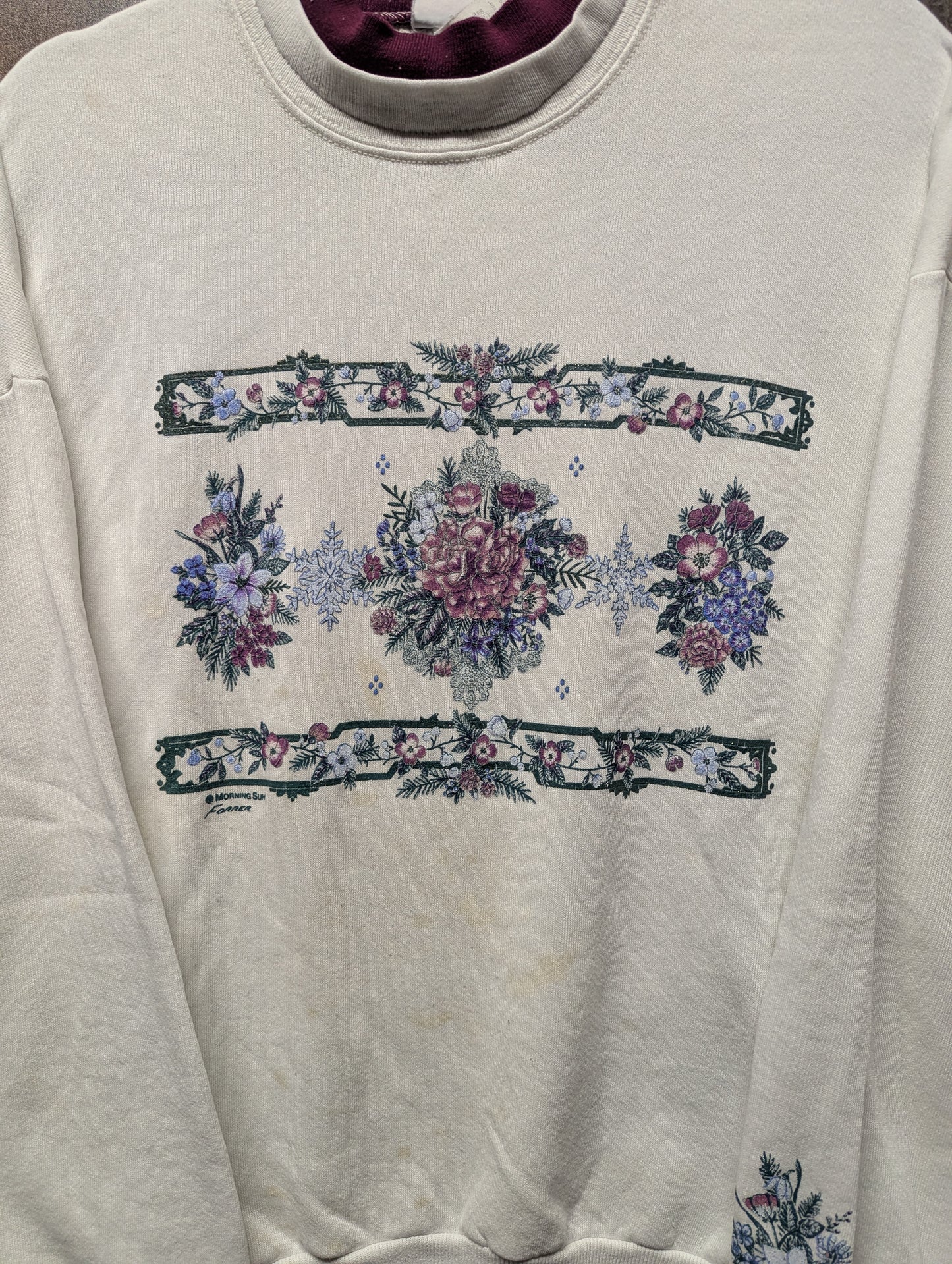 90s Flower and Snowflake Granny Crewneck Sweatshirt