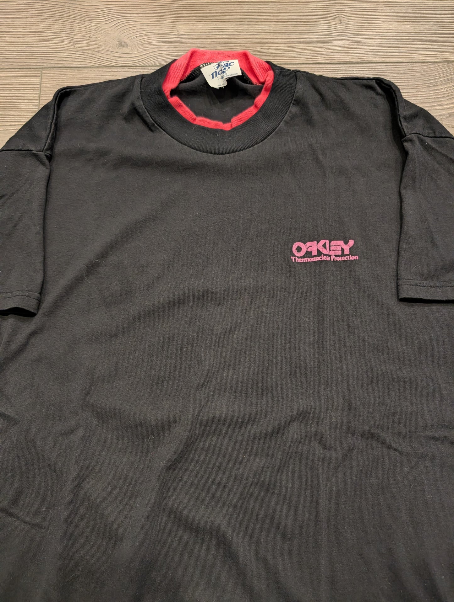 90's Oakley T shirt