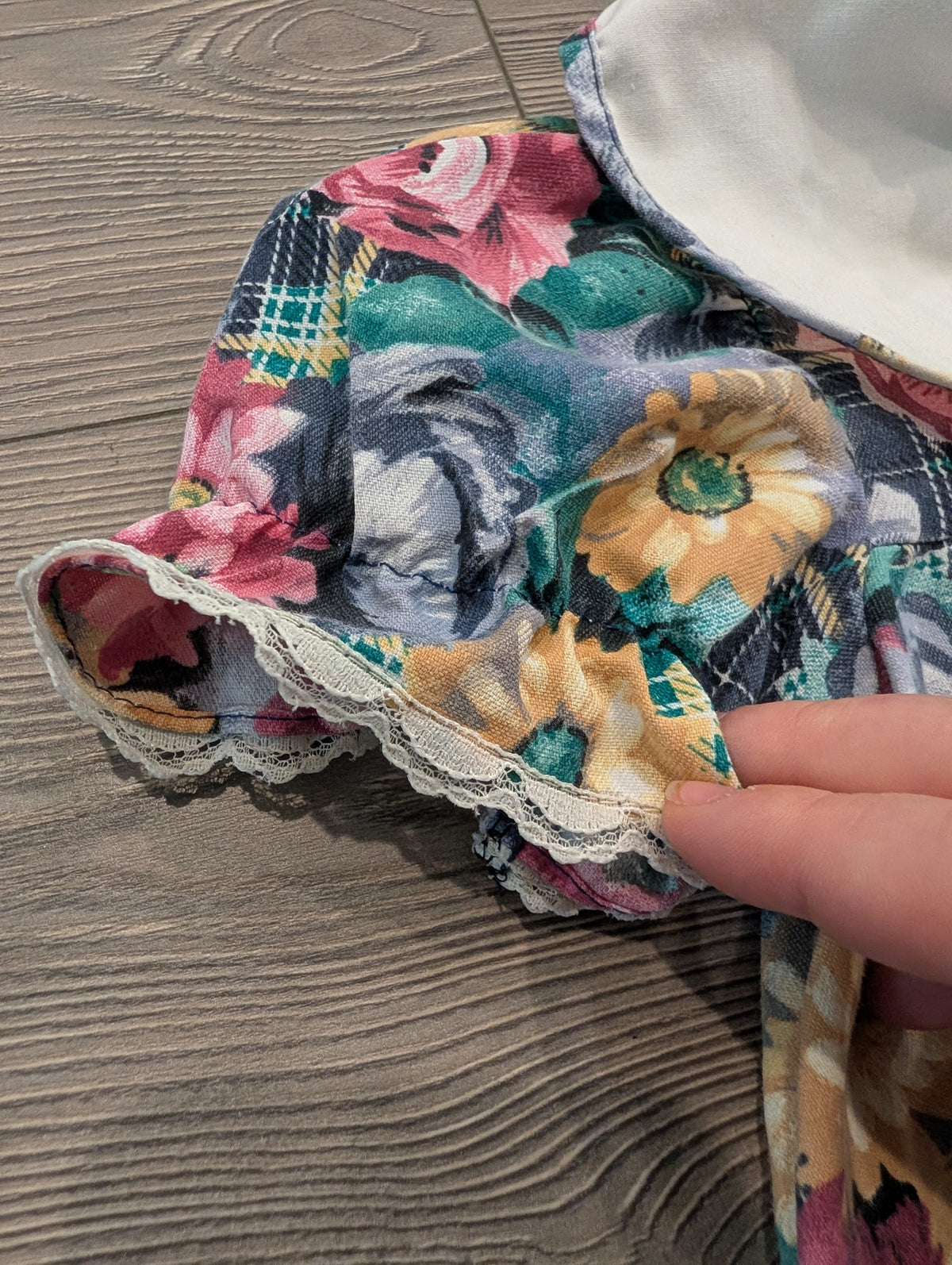 90s Youth AOP Flower and Plaid Dress with Large White Peter Pan Collar