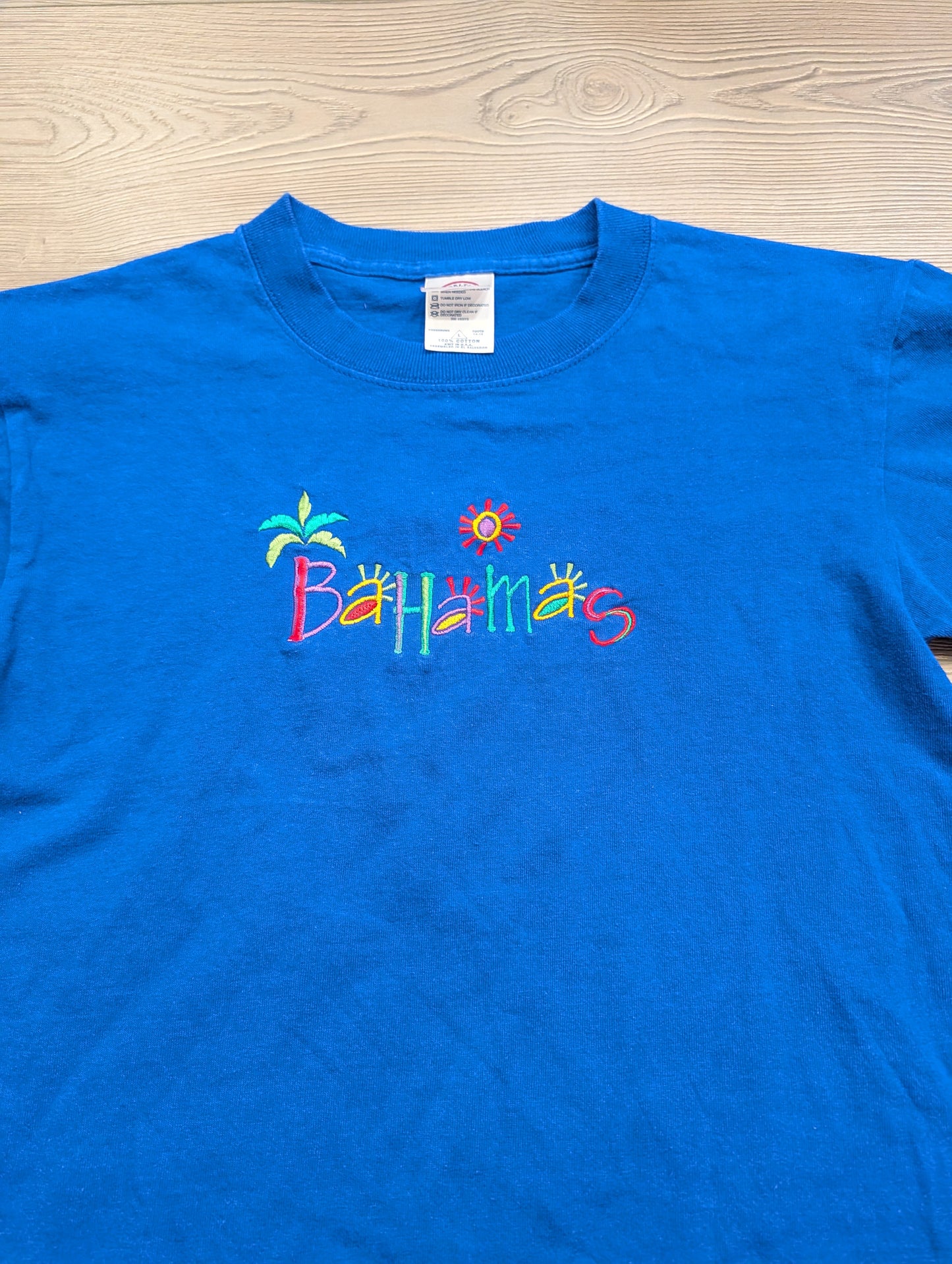 90's /Y2K Youth Bahamas t shirt