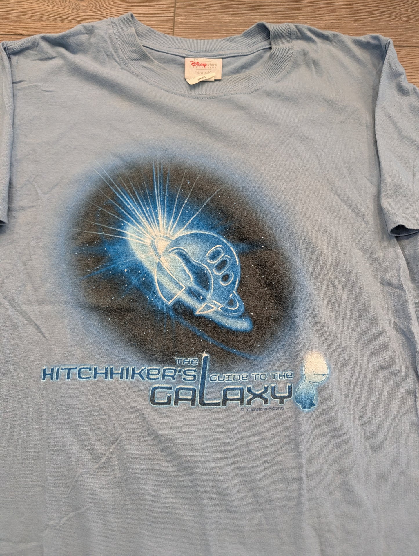 2005 The Hitchhikers Guide to the Galaxy Disney Movie Promo T shirt