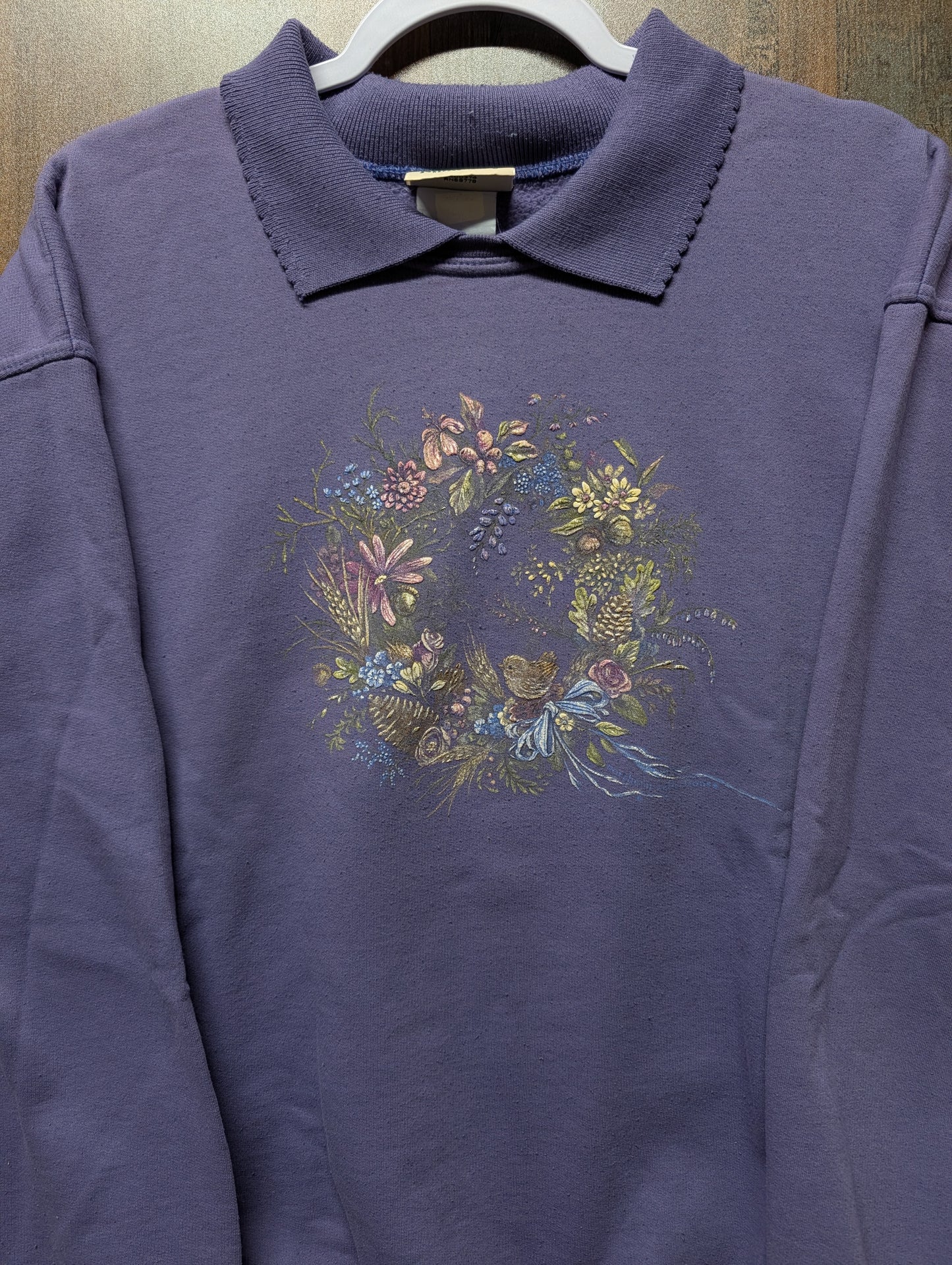 90s Floral Wreath and Bird NR Granny Crewneck Sweatshirt