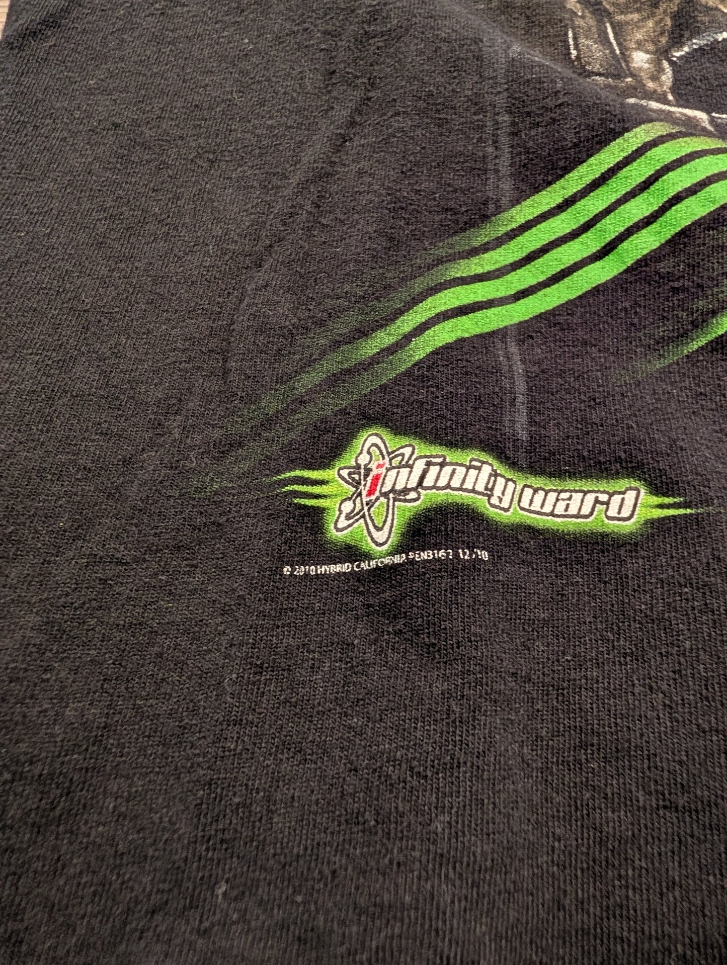 2010 Youth Call of Duty Modern Warfare 2 T-shirt