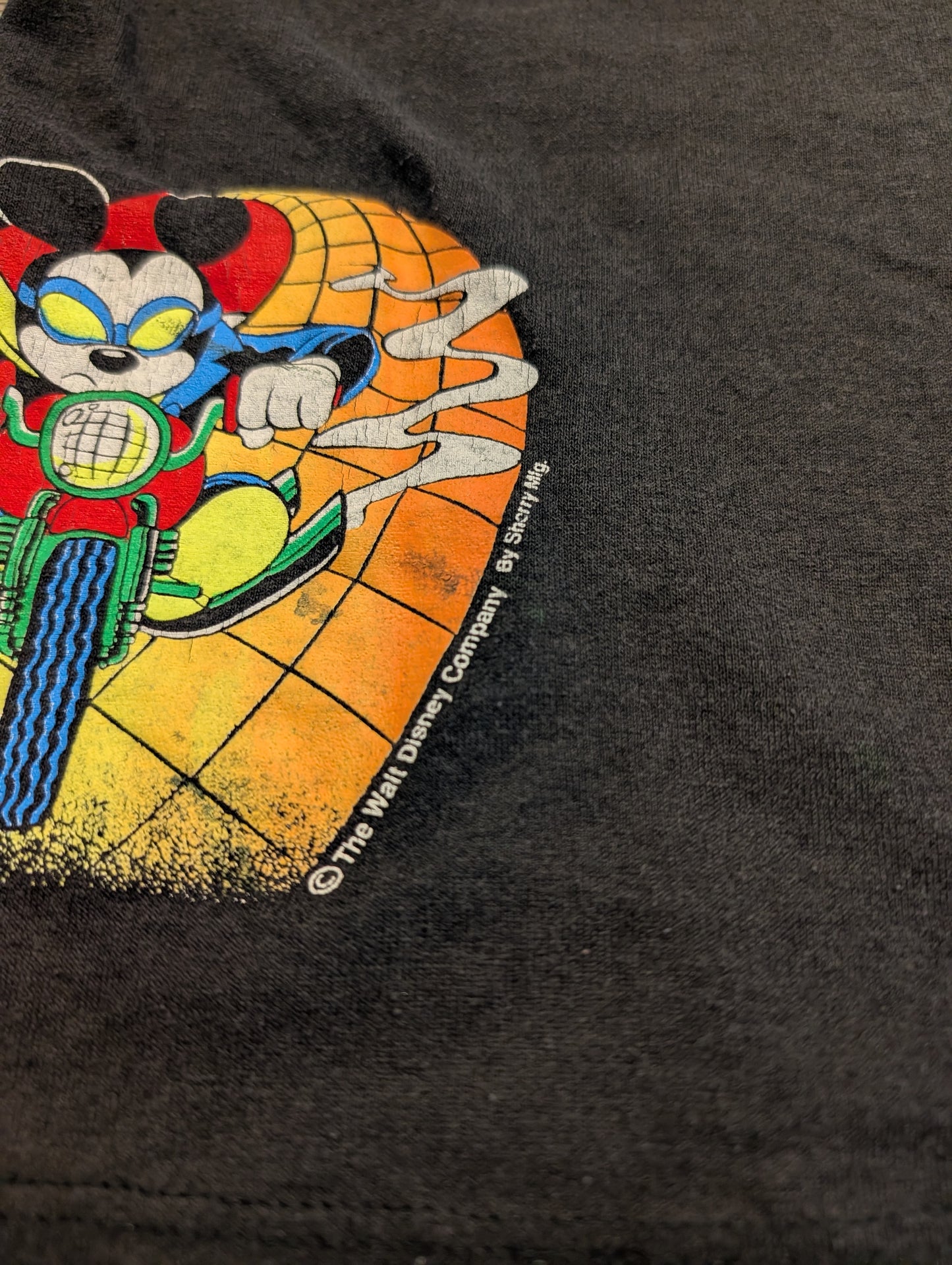 80's/90's Youth Disney's Wrap Around Graphic Motor Mickey!! T shirt