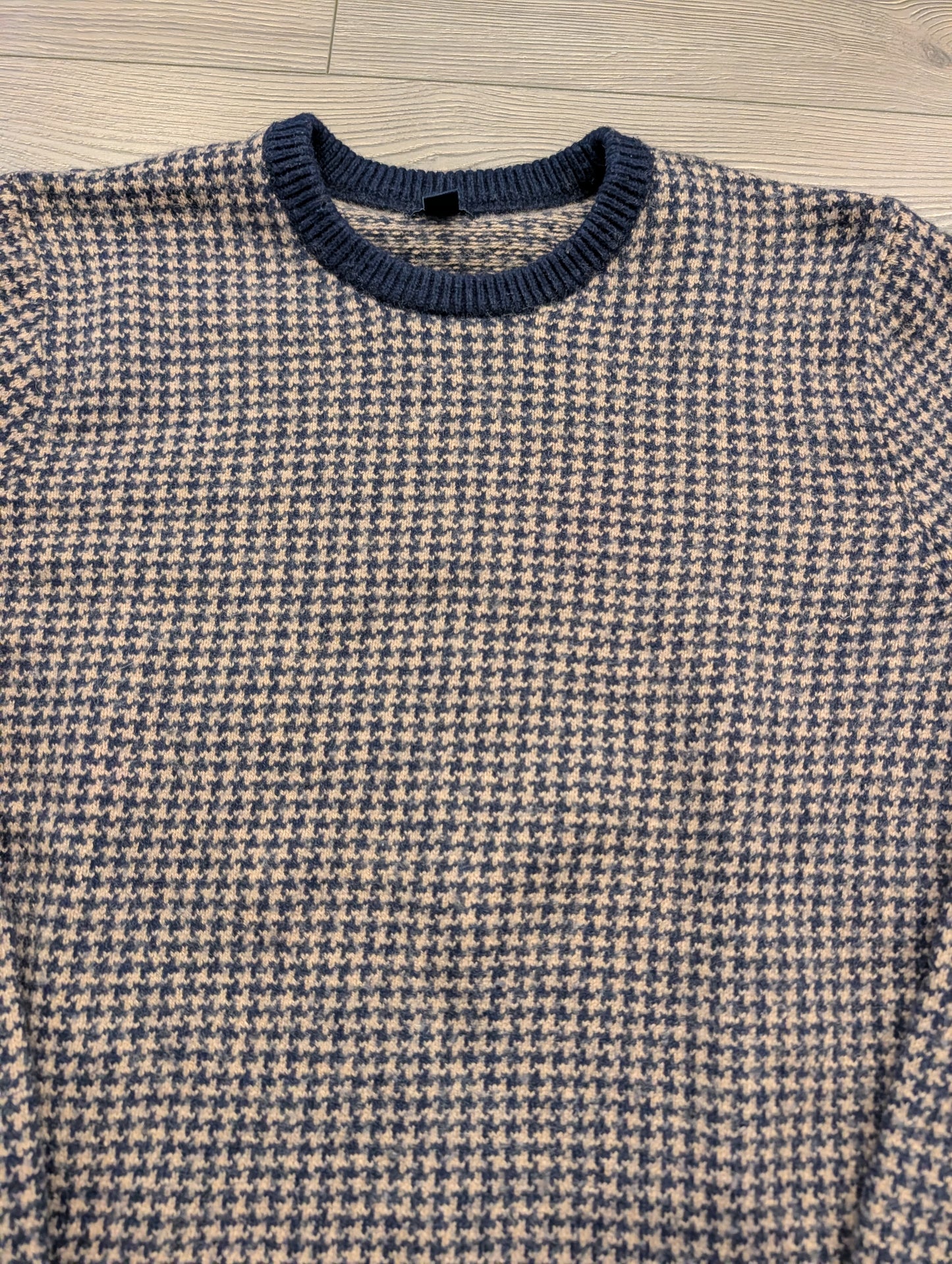 Modern J Crew Houndstooth Crewneck Sweater