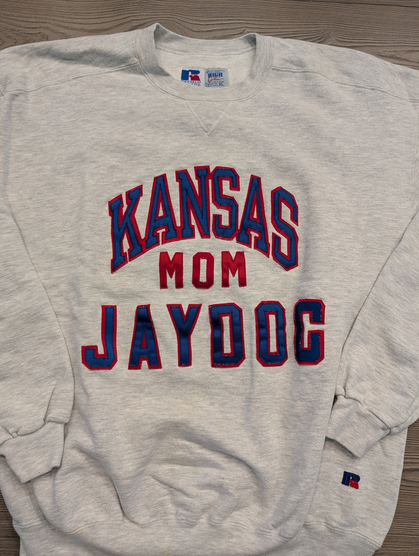 90s Women's Kansas Jaydog Mom Crewneck Sweatshirt