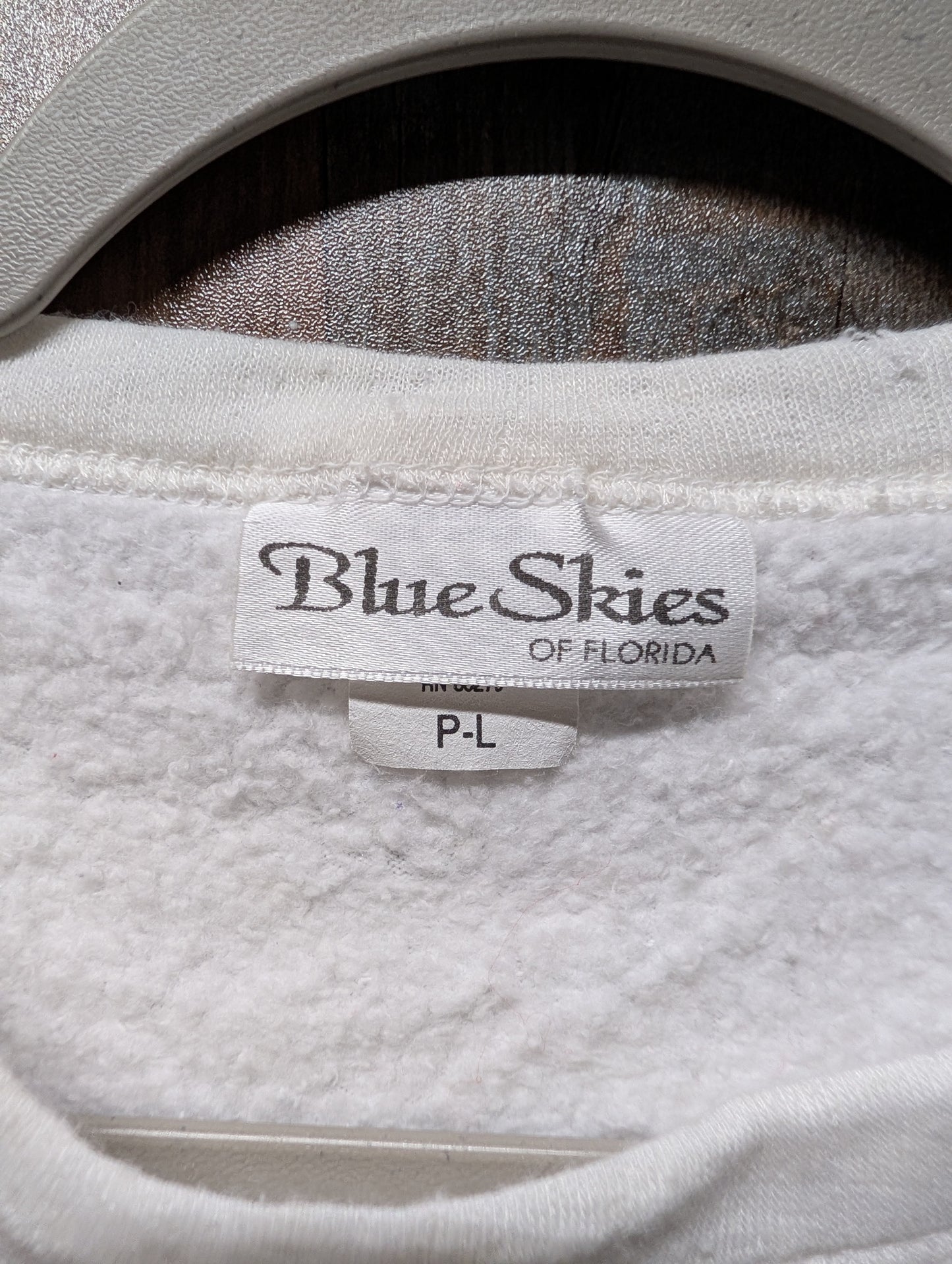 80s / 90s Winter Cardinal Granny Crewneck Sweatshirt