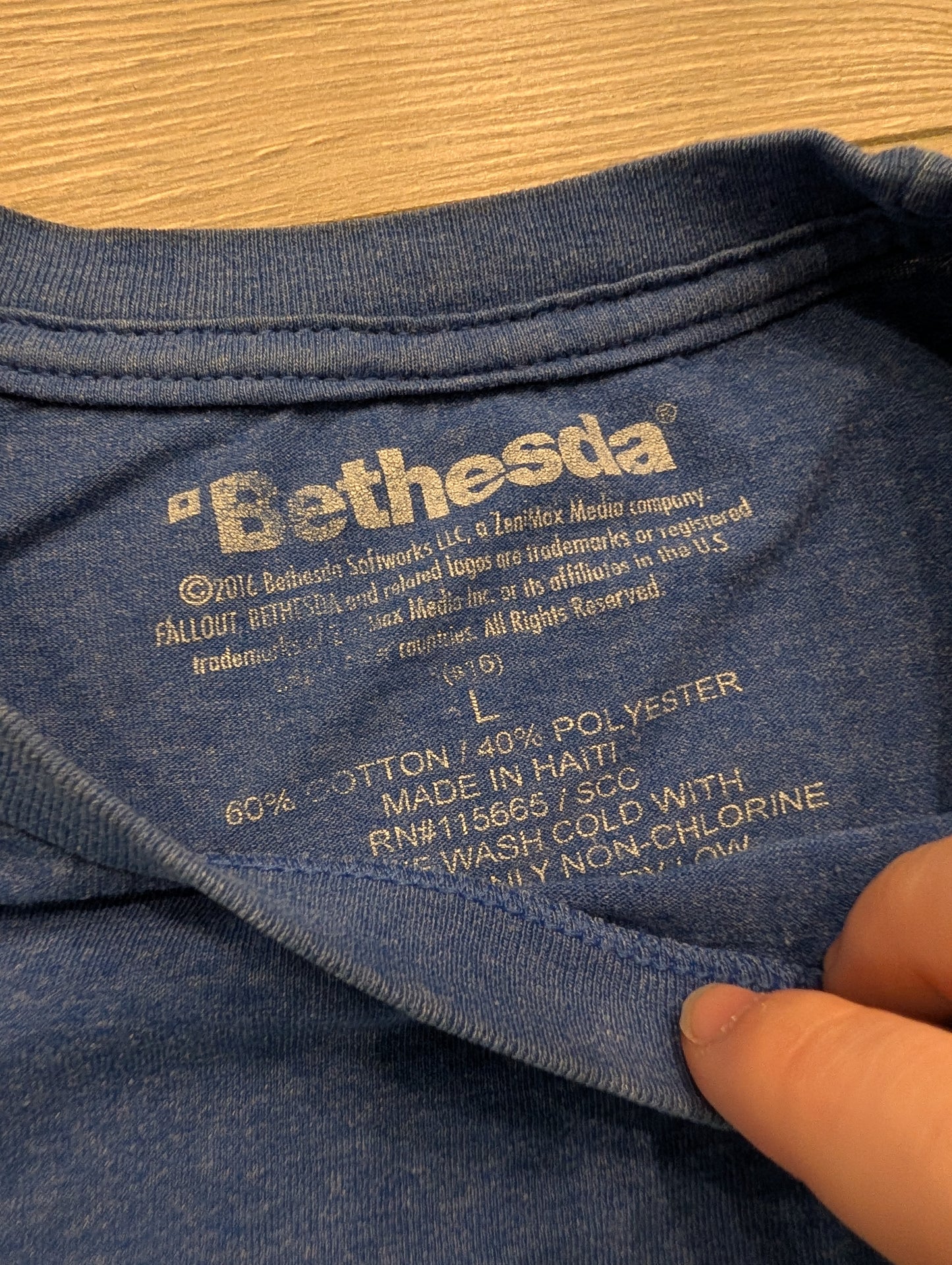 Mid 2000's Fallout T shirt