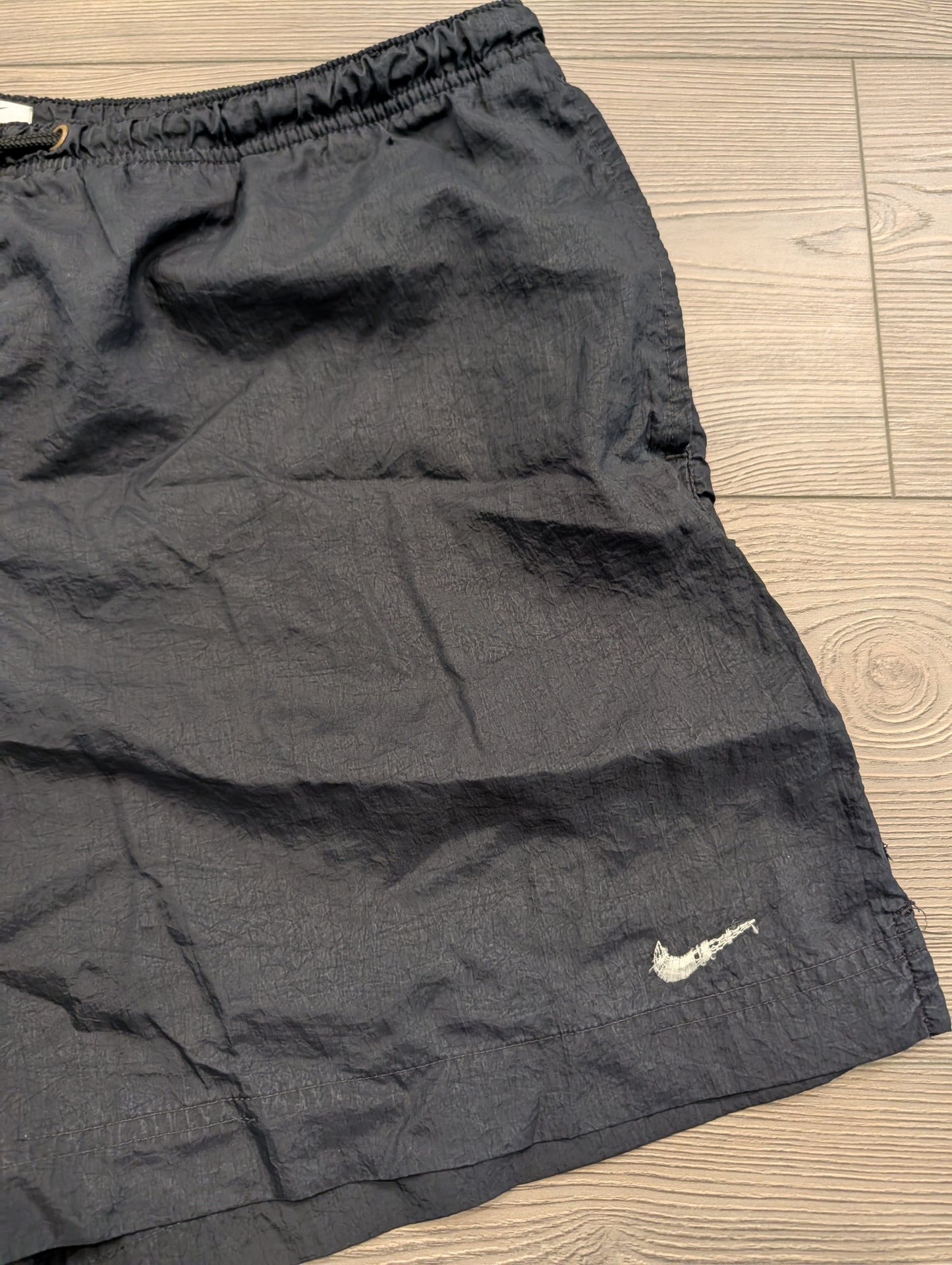 90's Women's Black Athletic Nike Nylon Elastic and Drawstring Shorts