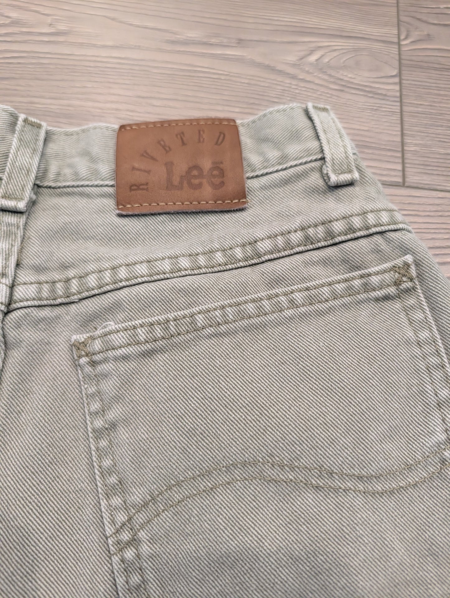 Women's 90s Lee Riveted Khaki Denim Shorts