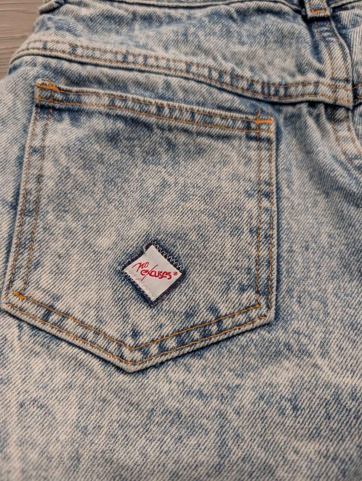 80s/90s acid-washed No Excuses Denim Capri Shorts