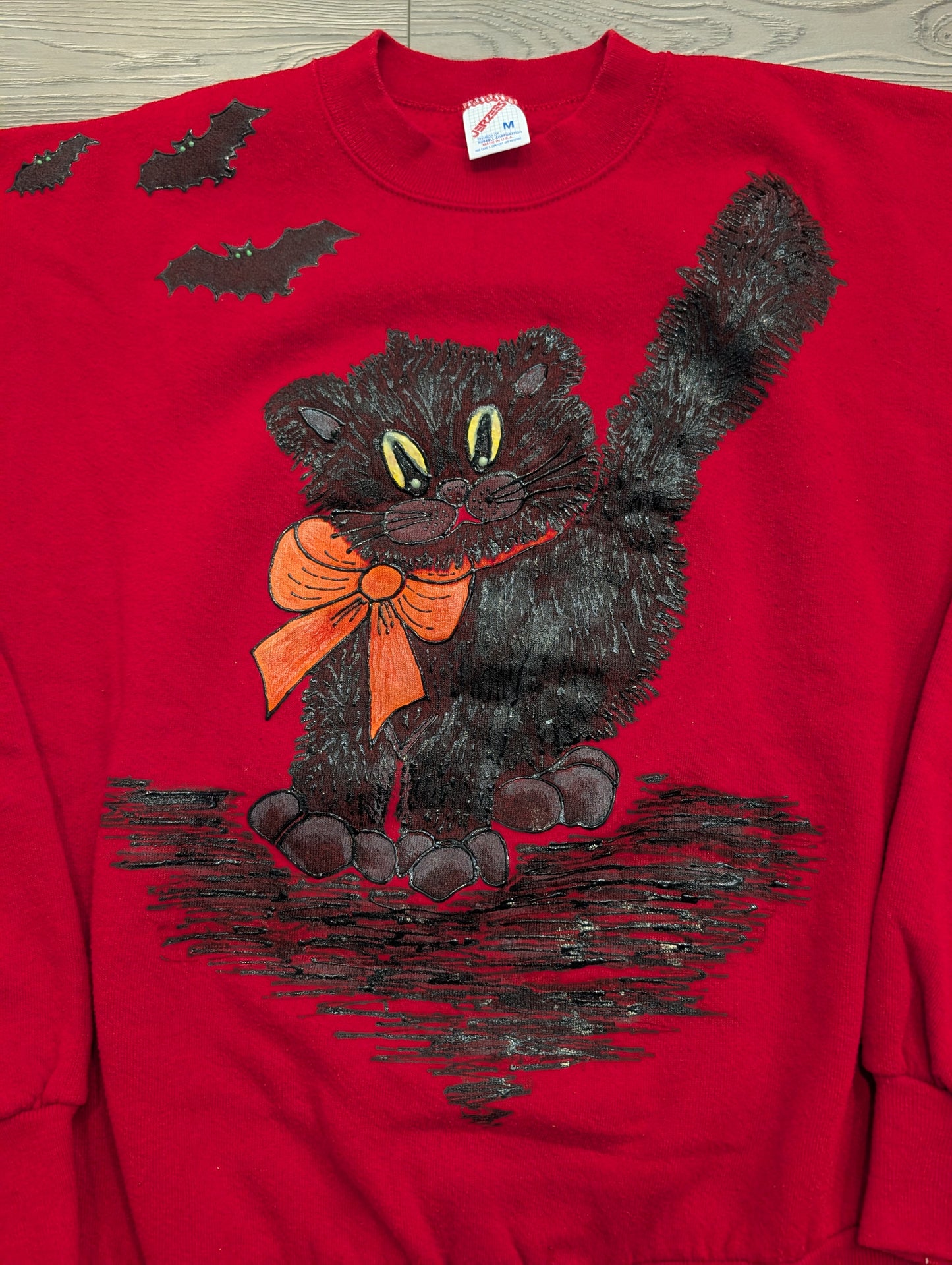 80s/90s Women's Hand-Painted Black Cat Halloween Graphic Sweatshirt