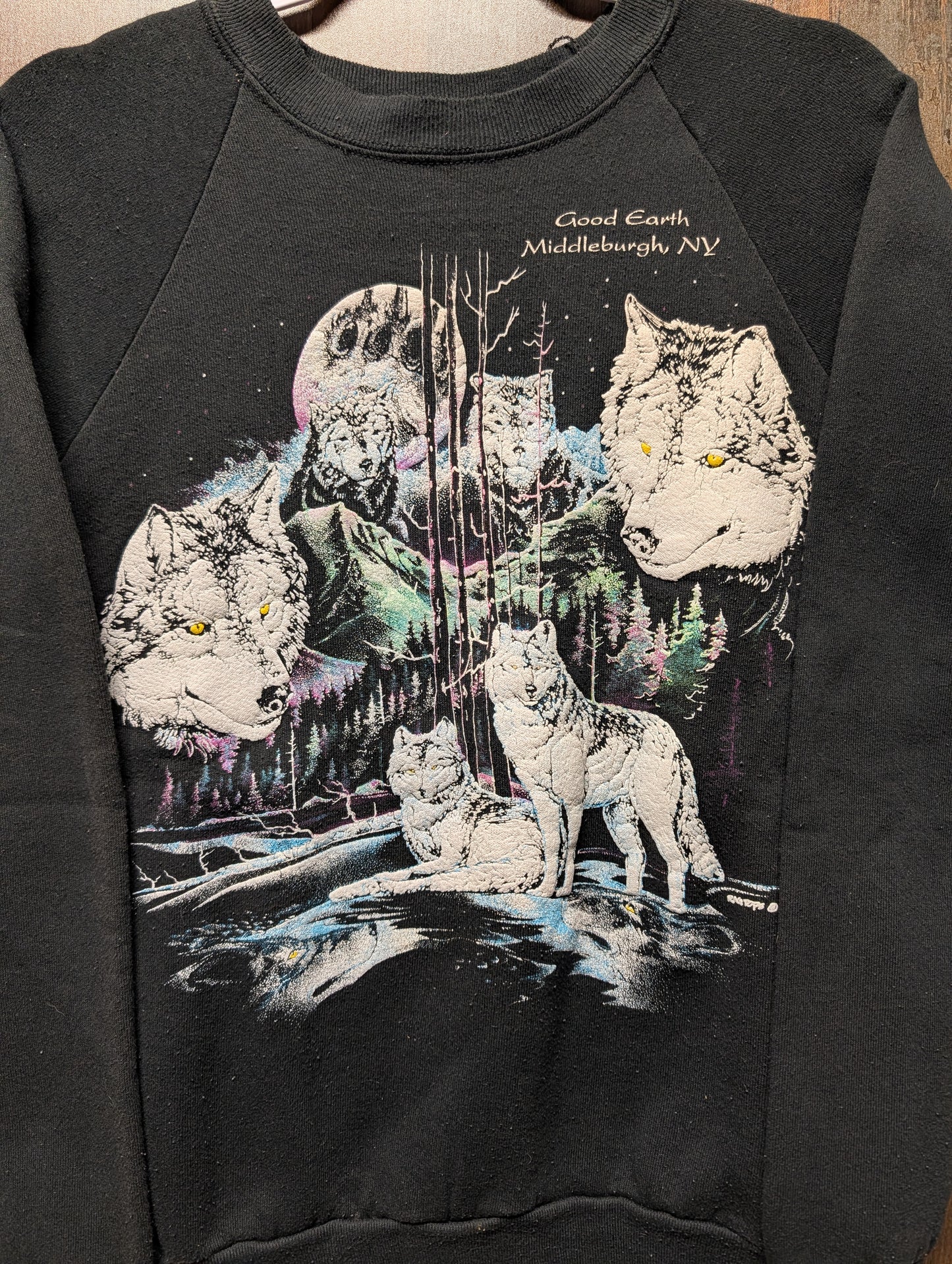 80s / 90s Good Earth Wolf Middleburgh NY Crewneck Sweatshirt