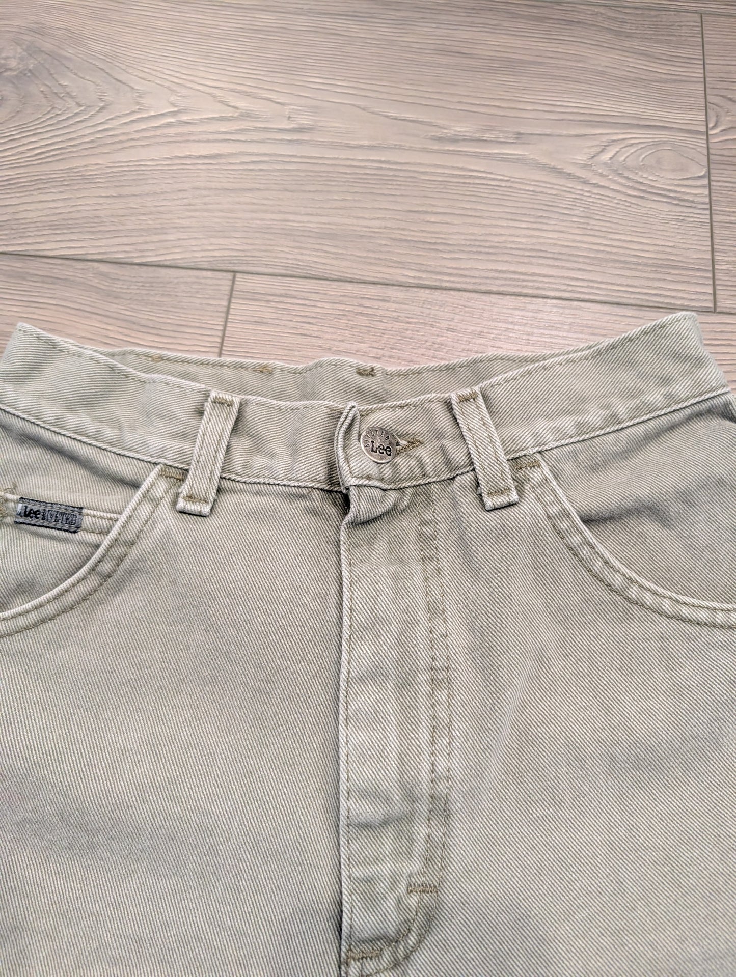 Women's 90s Lee Riveted Khaki Denim Shorts