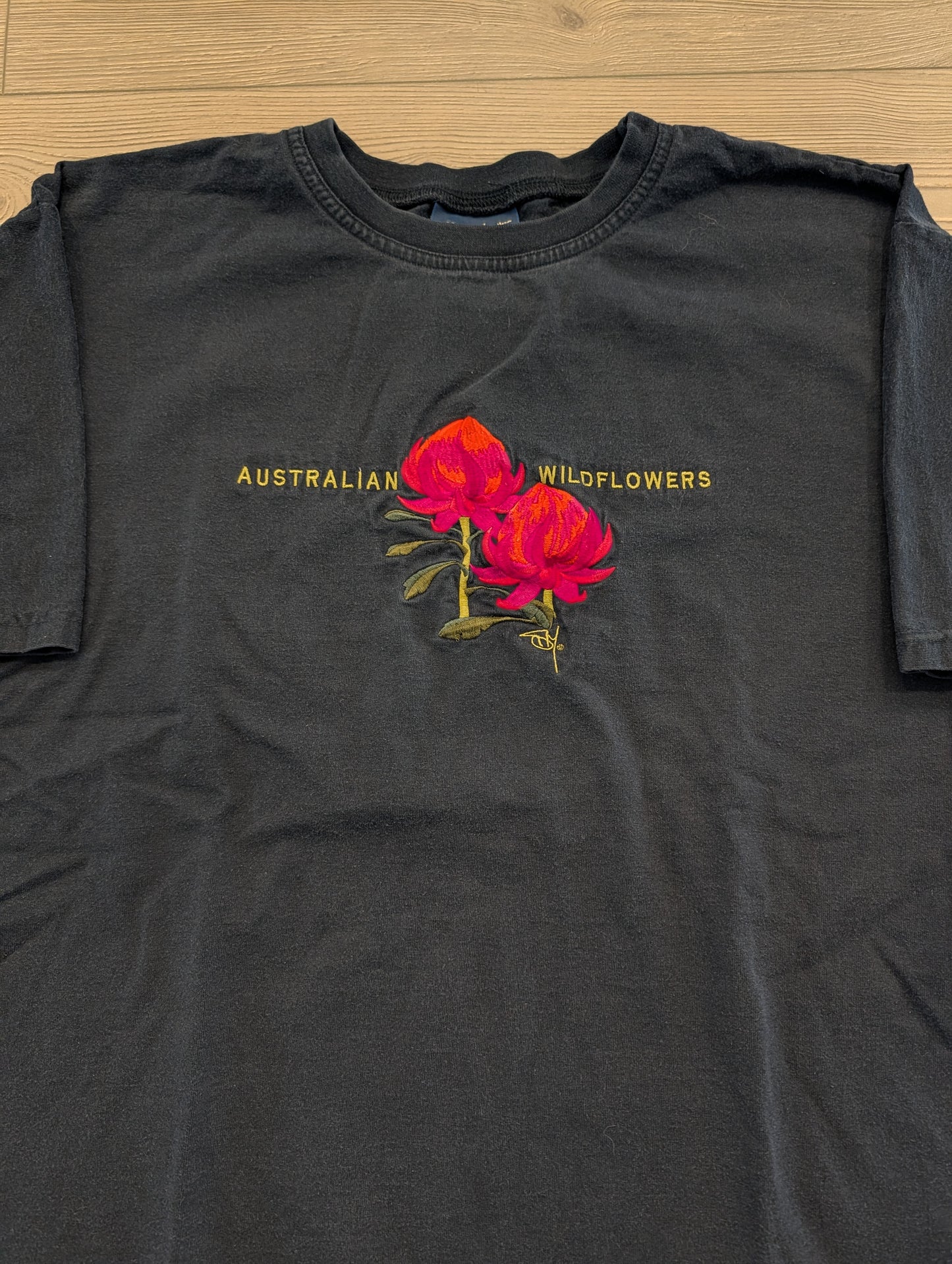 90's Australian Wildflowers T shirt