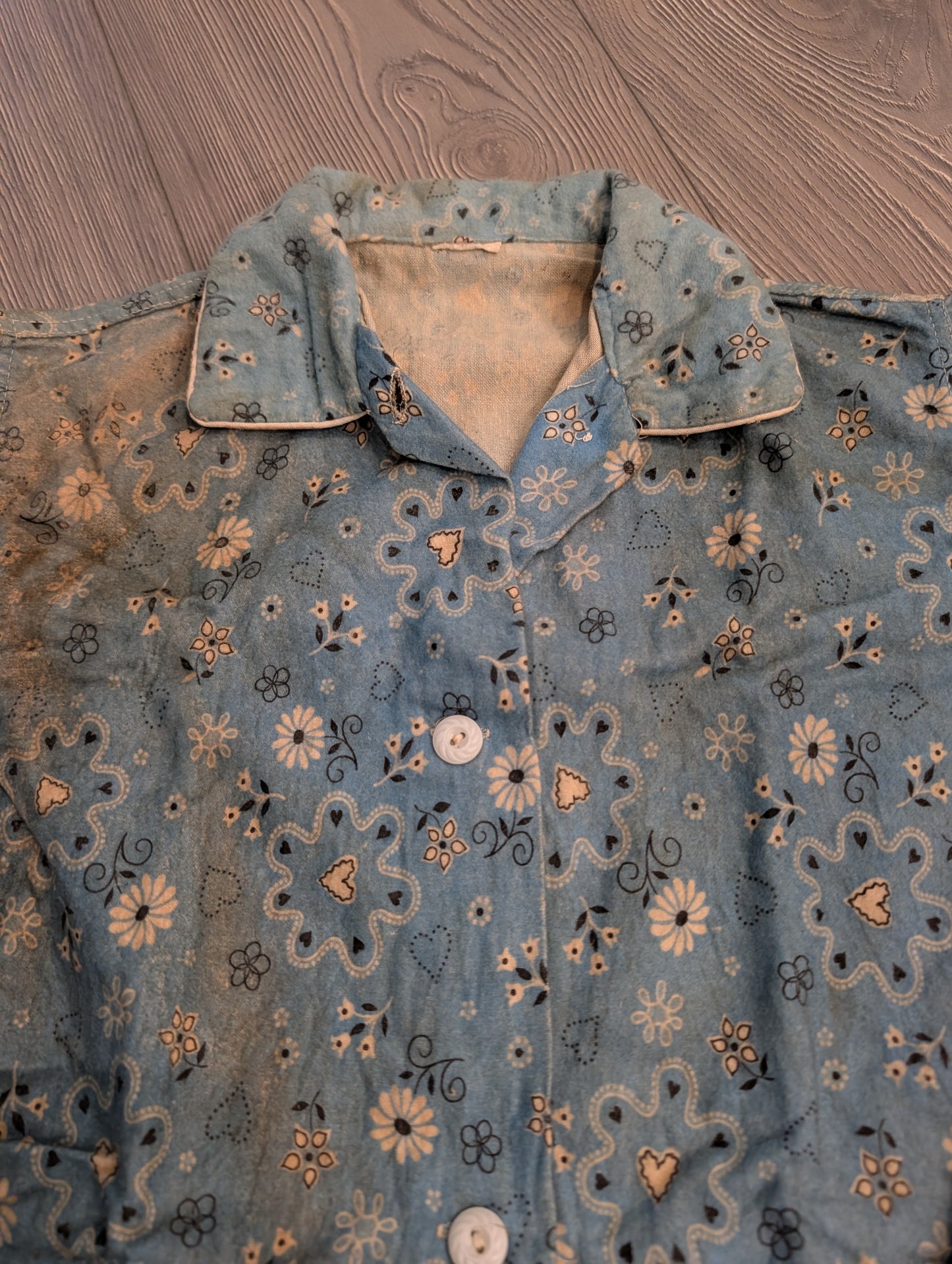70s Women's Distressed Bandana and Floral Design Button Down Top