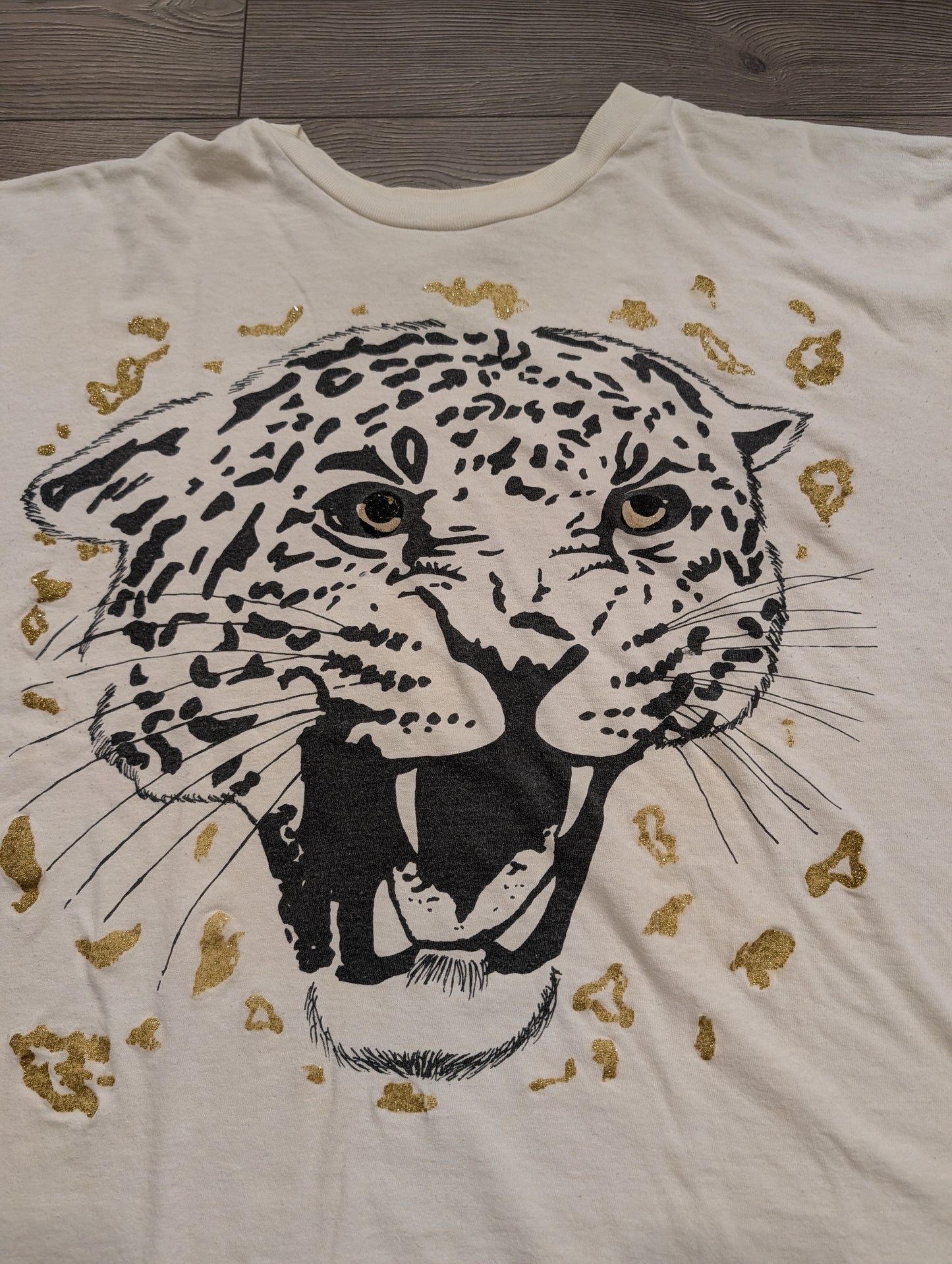 80/90s Large Sparkly Leopard Face T shirt