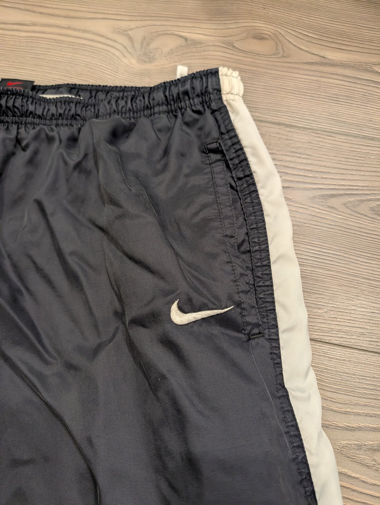 90s/Y2K Nike Nylon Cargo Style Athletic Pants