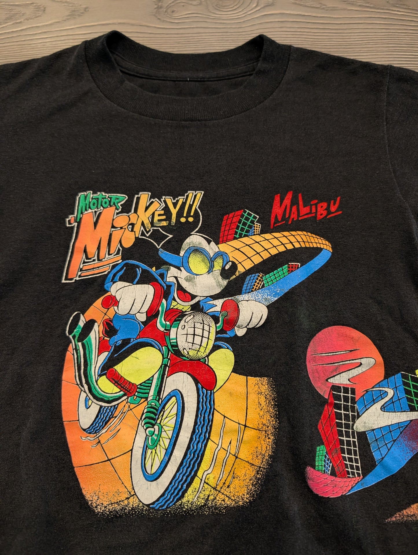 80's/90's Youth Disney's Wrap Around Graphic Motor Mickey!! T shirt